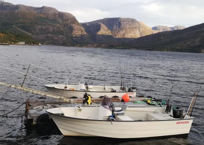 Bremanger Fjord Отель *