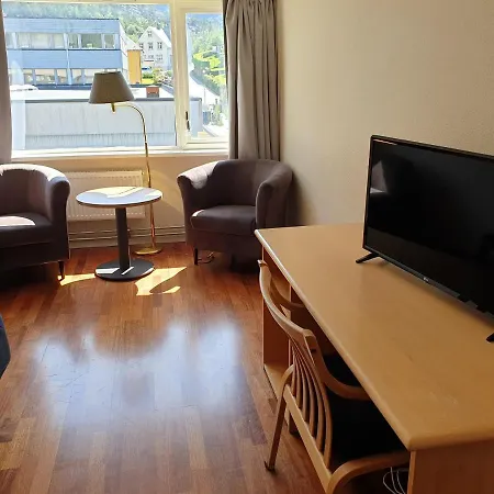 Bremanger Fjord Hotel *